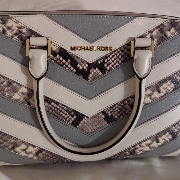 Michael Kors Leather handbag - Picture 5 of 5